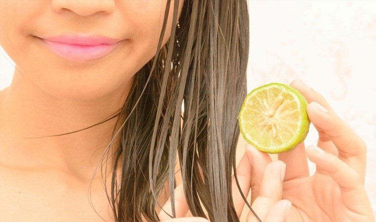 how to lighten hair color with lemon juice